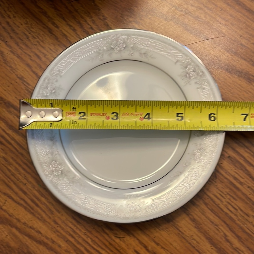 Noritake Sweet Leilani bread or dessert plates